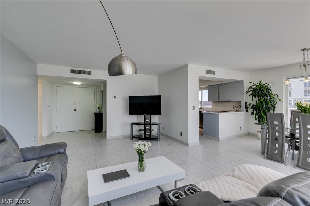 205 East Harmon Avenue 511 Property Photo 12