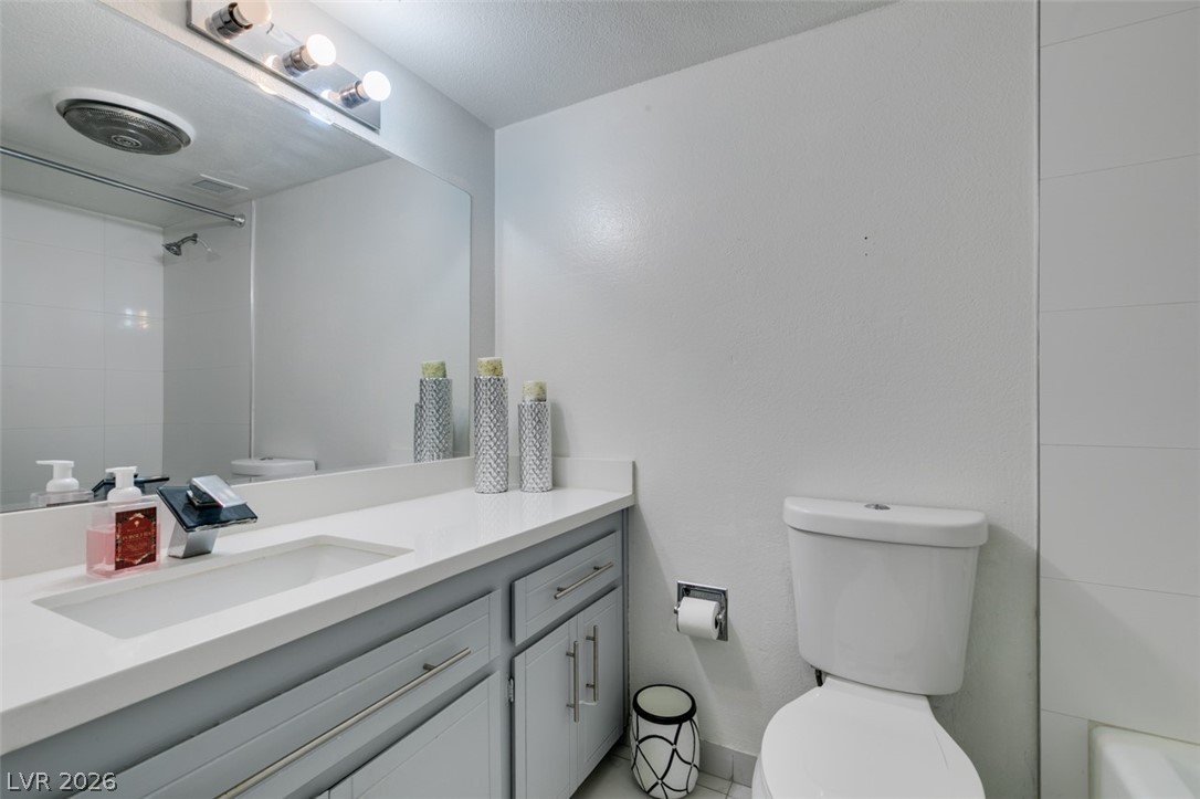 205 East Harmon Avenue 511 Property Photo 28