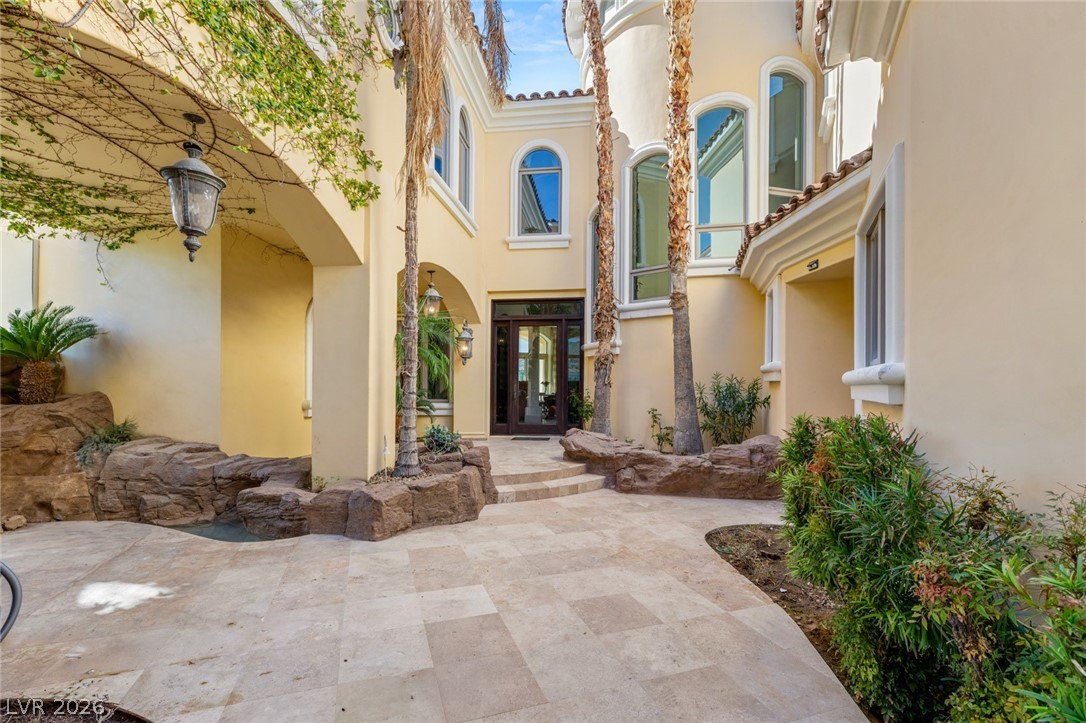 8 Rue Promenade Way Property Photo 6