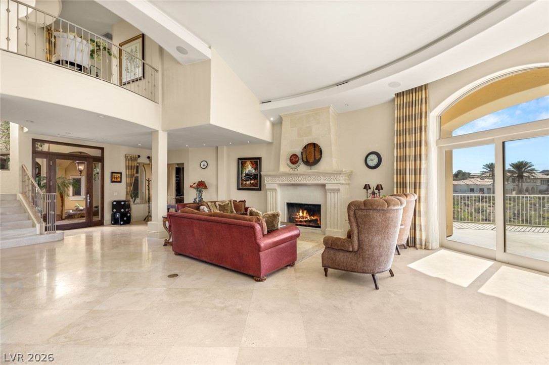 8 Rue Promenade Way Property Photo 10