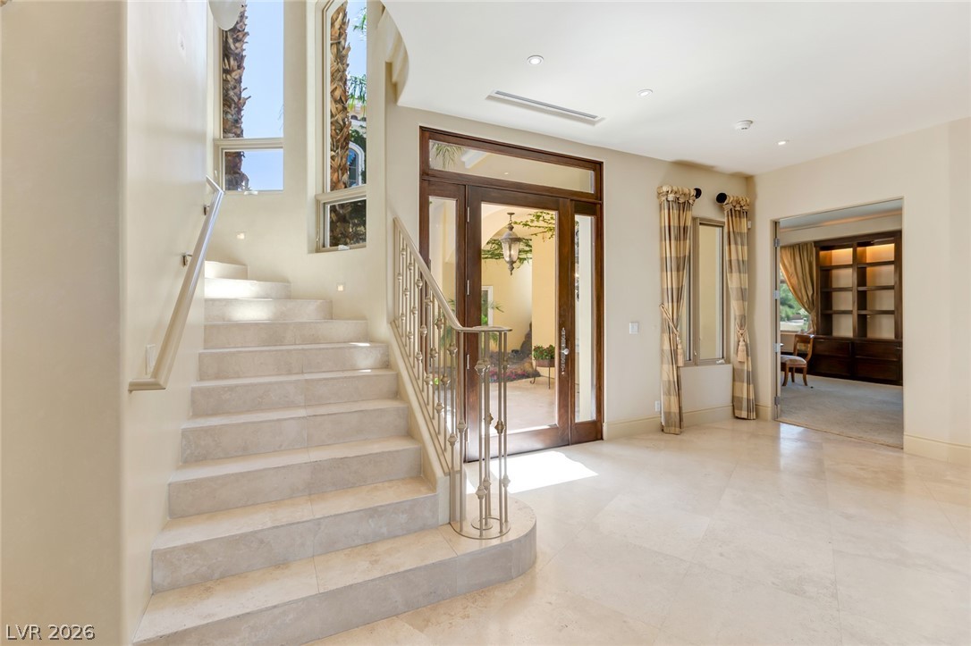 8 Rue Promenade Way Property Photo 27
