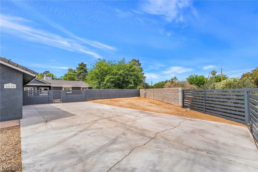 6675 Five Pennies Circle Property Photo 3