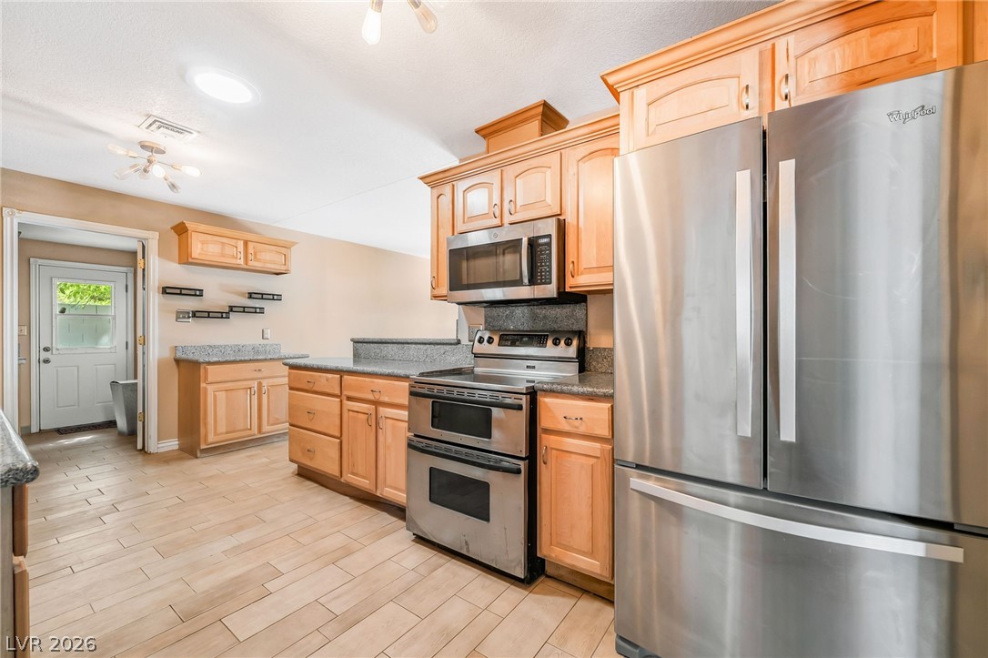 6675 Five Pennies Circle Property Photo 10