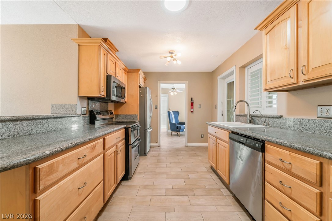 6675 Five Pennies Circle Property Photo 11