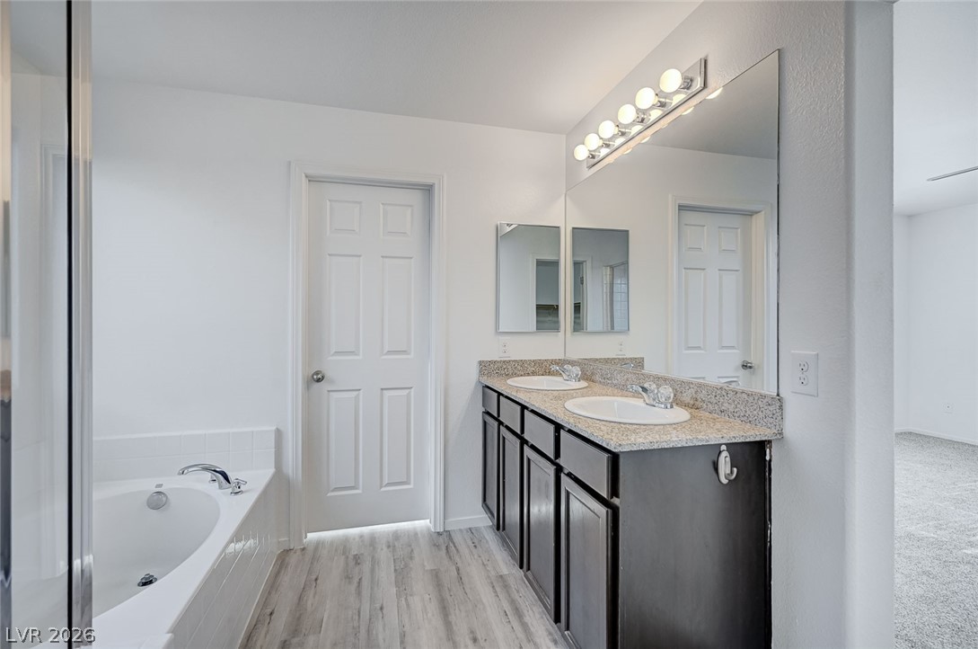 10837 Hunters Green Avenue Property Photo 24