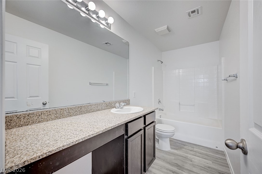10837 Hunters Green Avenue Property Photo 30