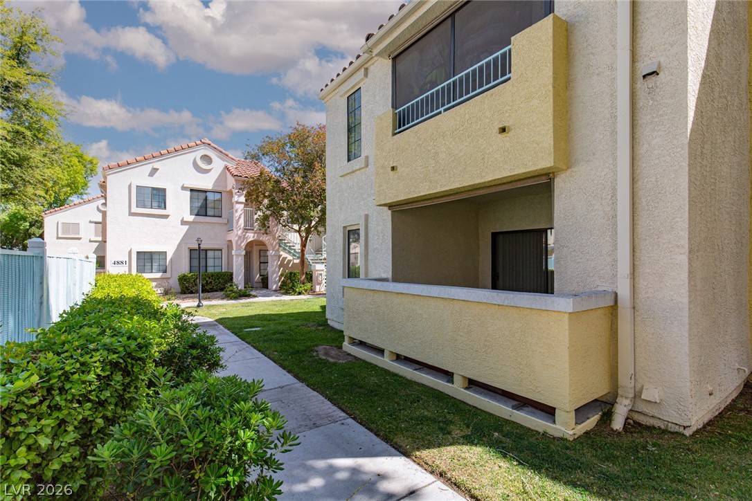 4877 South Torrey Pines Drive 105 Property Photo 6