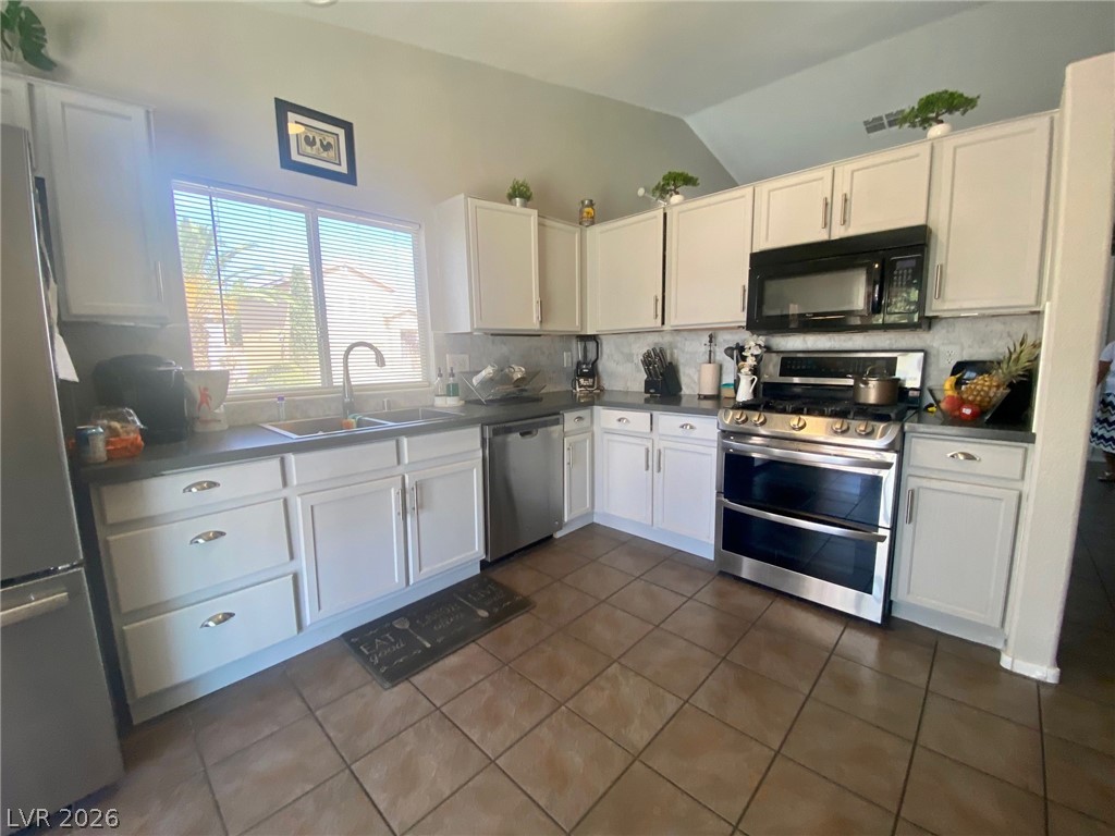 4441 Ivory Jade Avenue Property Photo 4