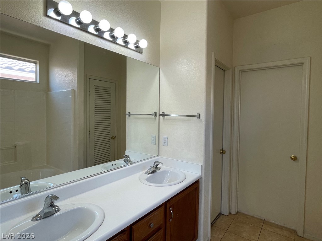 4946 Droubay Drive Property Photo 14