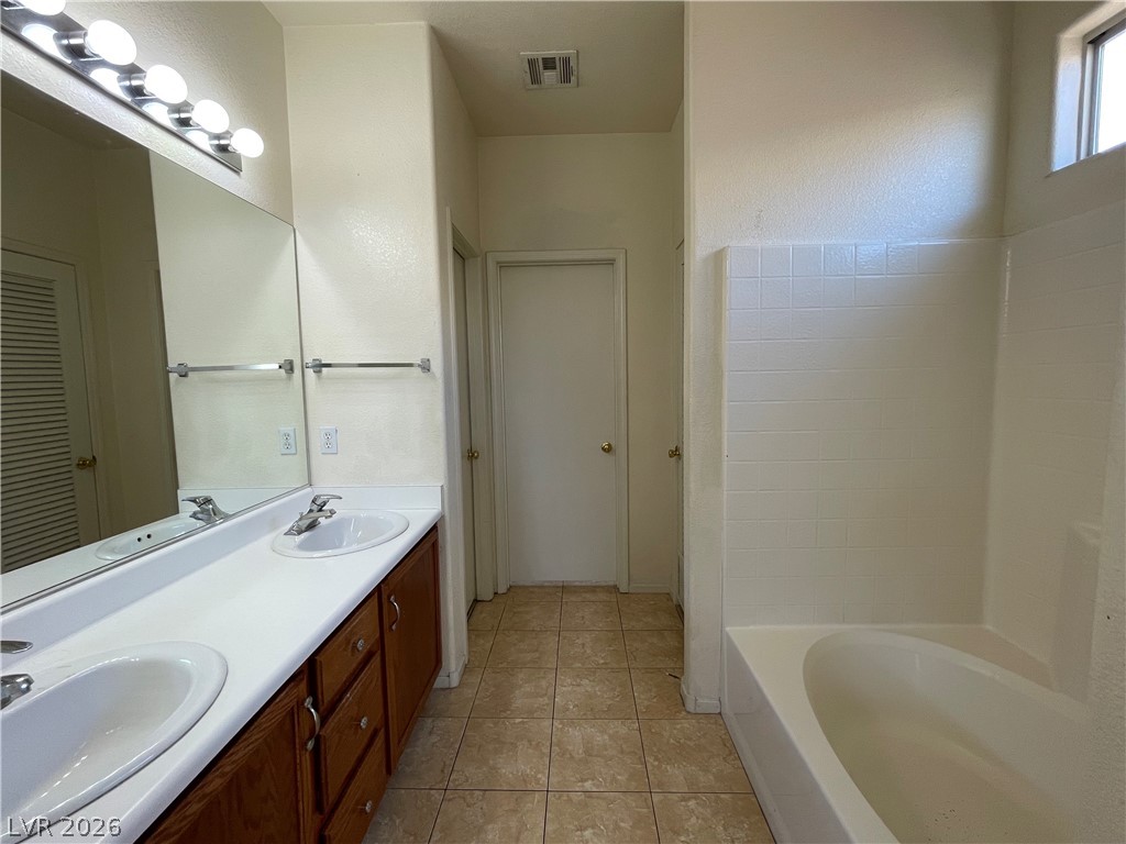 4946 Droubay Drive Property Photo 15