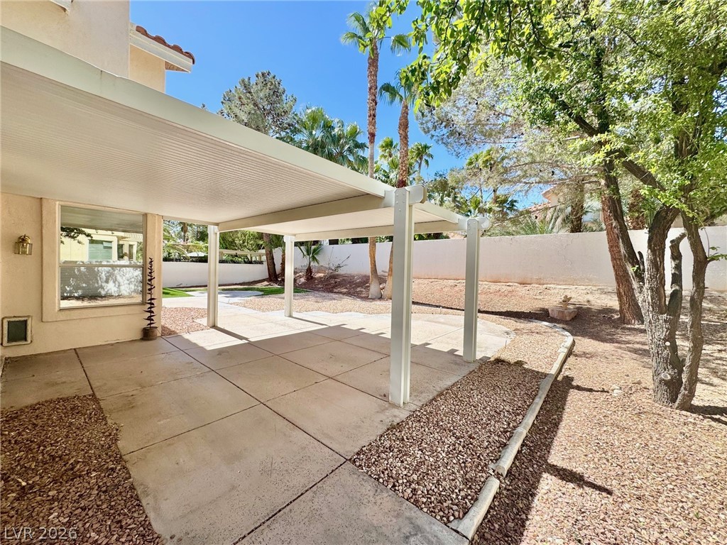 2929 Sterling Cove Drive Property Photo 8