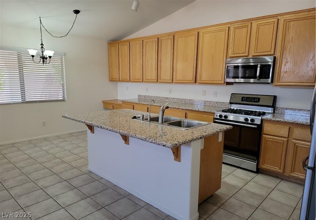 34 Amber Rock Street Property Photo 8