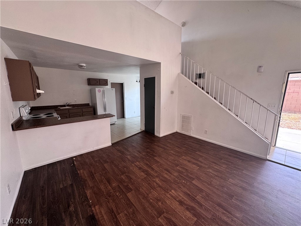 5245 Golden Lane Property Photo 3