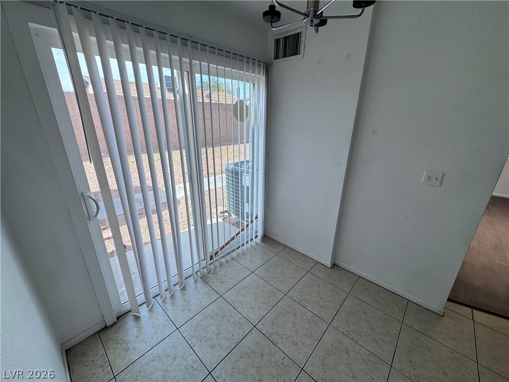 5245 Golden Lane Property Photo 6