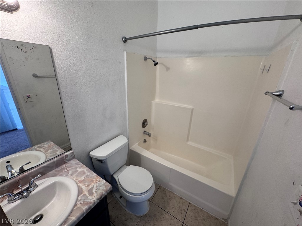 5245 Golden Lane Property Photo 9