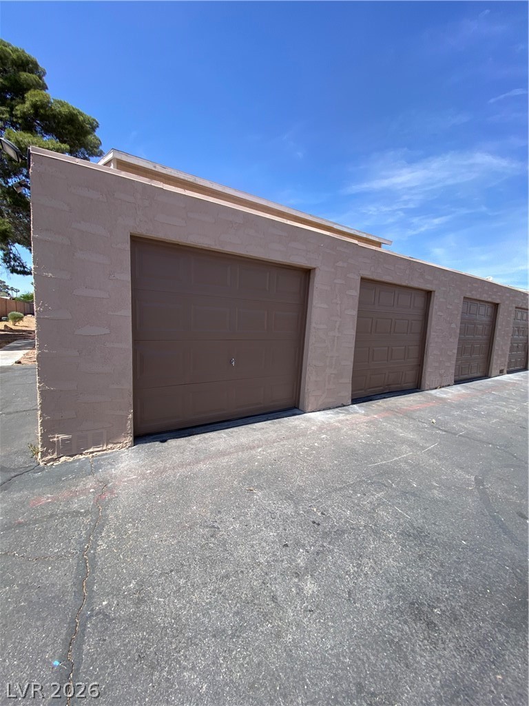 5245 Golden Lane Property Photo 11