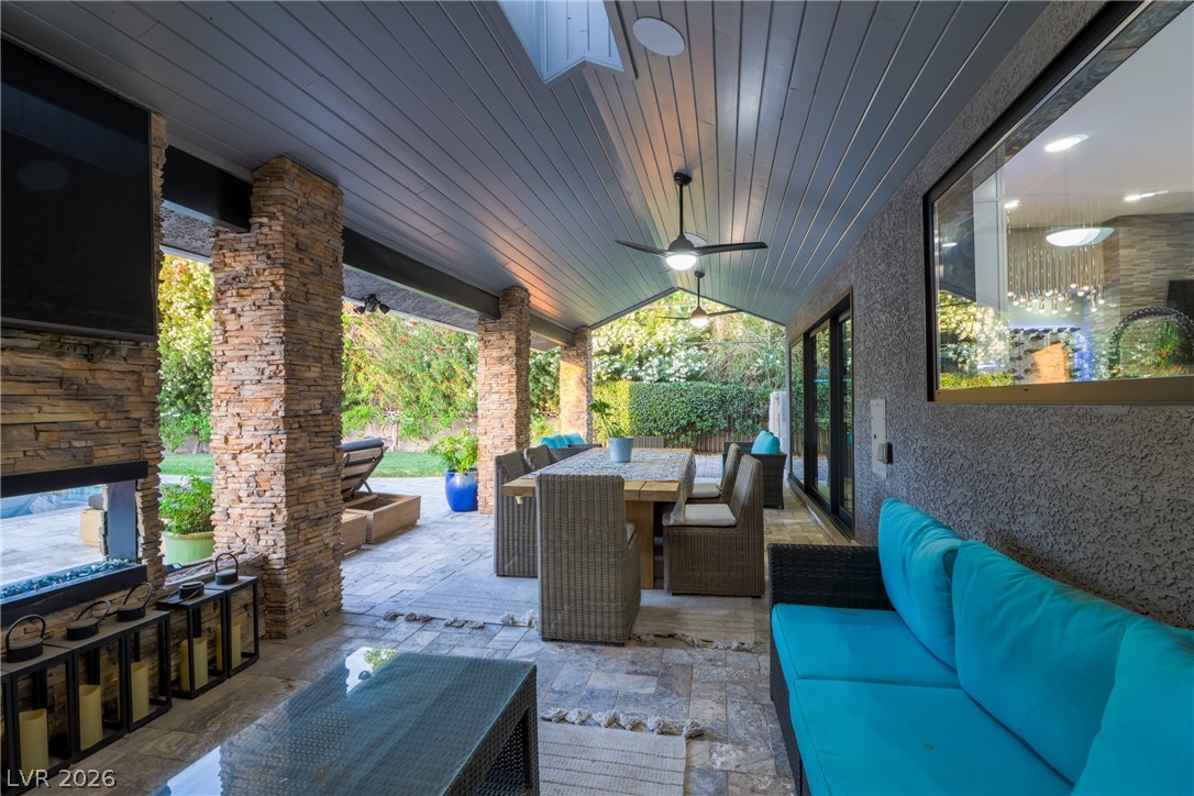 300 East Lacy Lane Property Photo 45