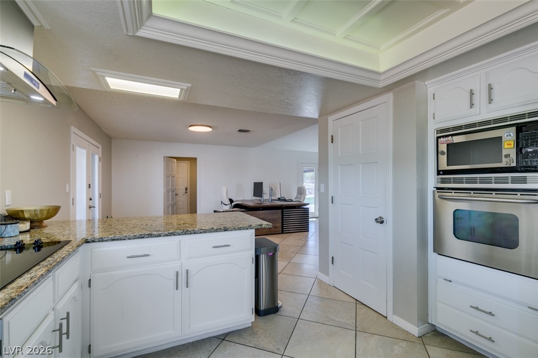 892 North Hollywood Boulevard Property Photo 10