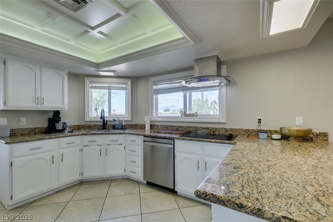 892 North Hollywood Boulevard Property Photo 15