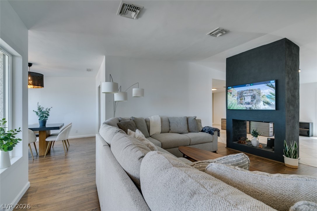 892 North Hollywood Boulevard Property Photo 17