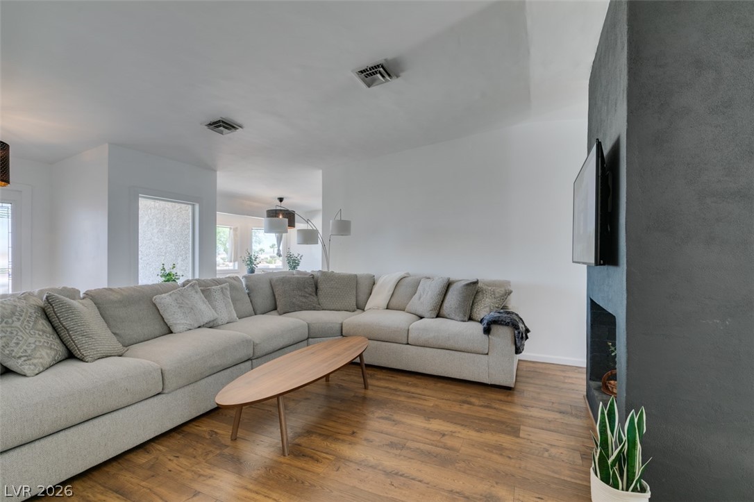 892 North Hollywood Boulevard Property Photo 18