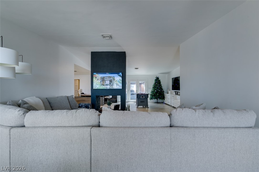 892 North Hollywood Boulevard Property Photo 20