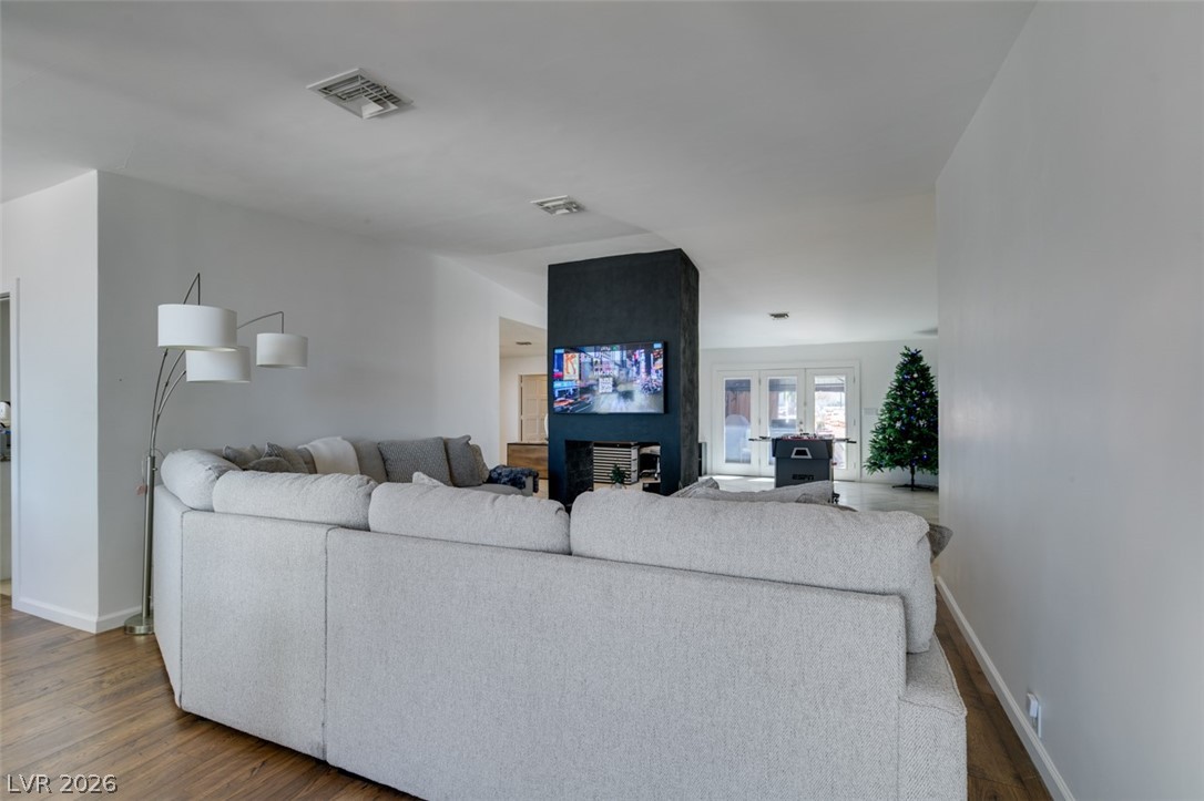 892 North Hollywood Boulevard Property Photo 22