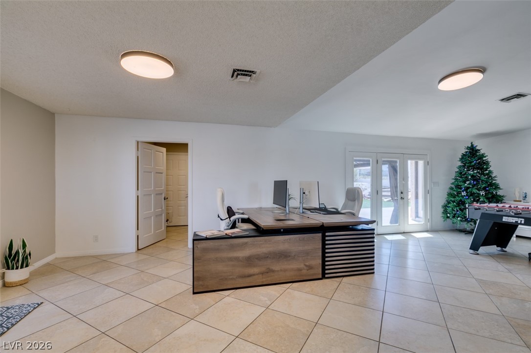 892 North Hollywood Boulevard Property Photo 28