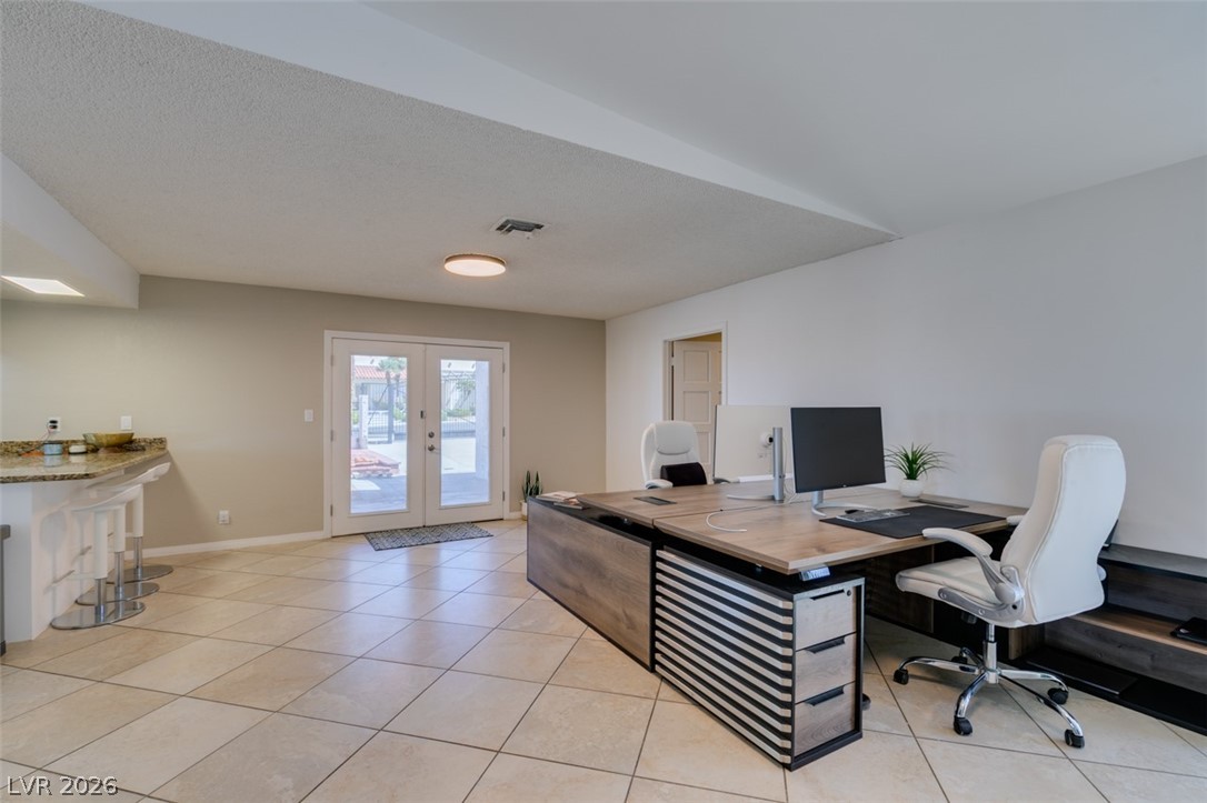 892 North Hollywood Boulevard Property Photo 33