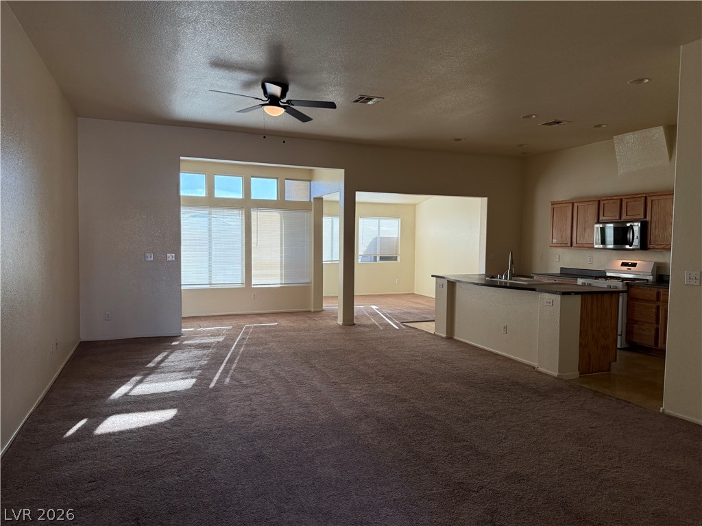 3358 Glacial Lake Street Property Photo 15