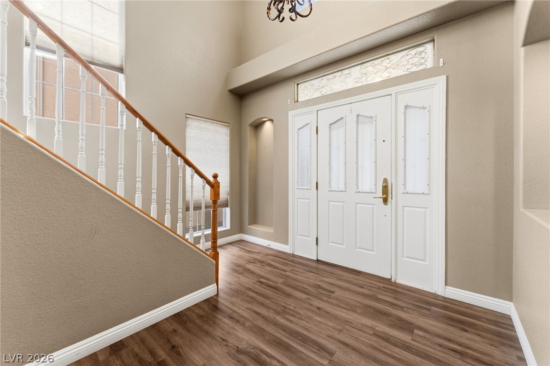 8404 Bay Crest Drive Property Photo 4