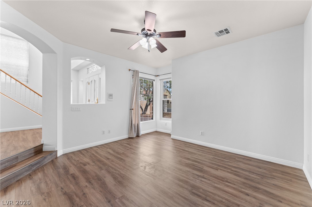 8404 Bay Crest Drive Property Photo 7