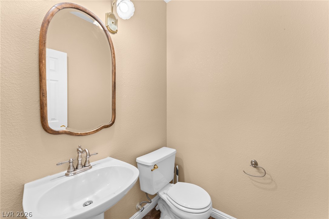 8404 Bay Crest Drive Property Photo 10