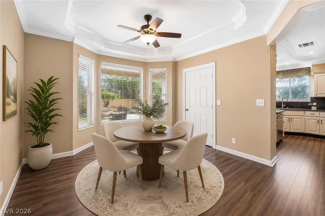 8404 Bay Crest Drive Property Photo 11
