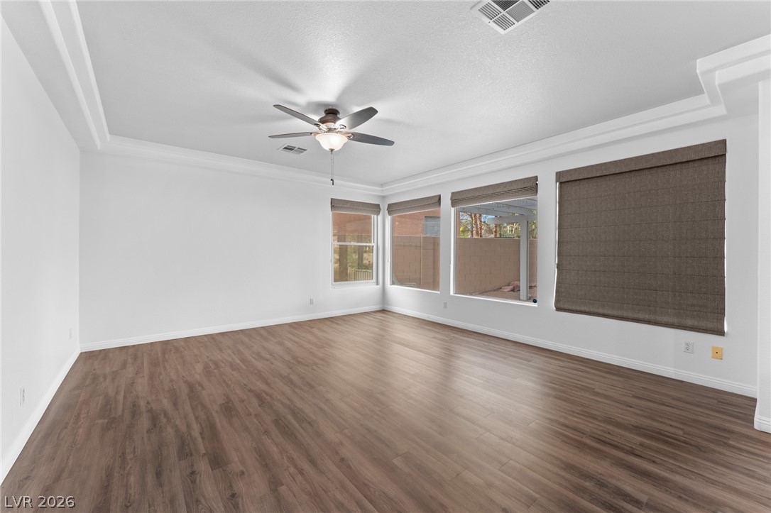 8404 Bay Crest Drive Property Photo 11