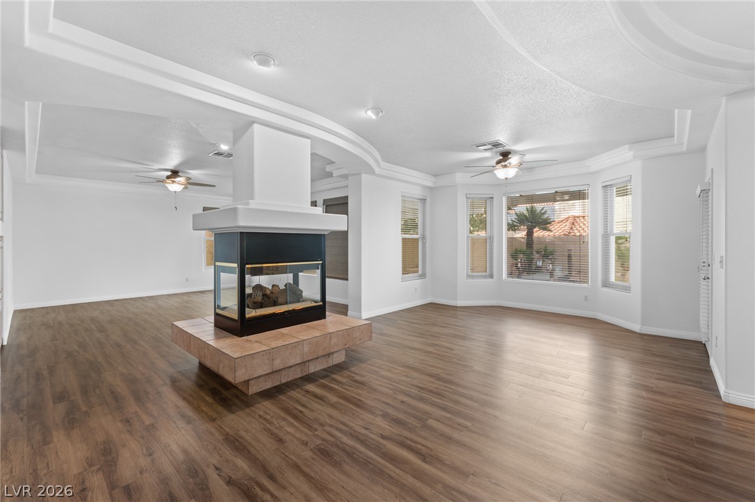 8404 Bay Crest Drive Property Photo 14