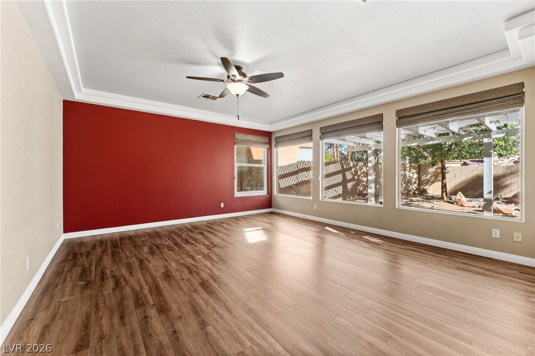 8404 Bay Crest Drive Property Photo 15