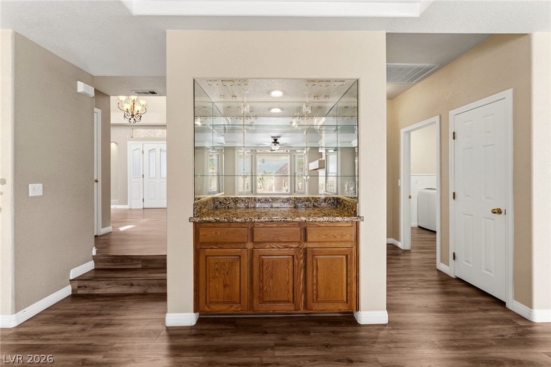 8404 Bay Crest Drive Property Photo 16