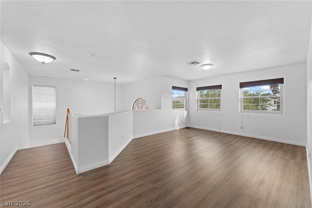 8404 Bay Crest Drive Property Photo 24
