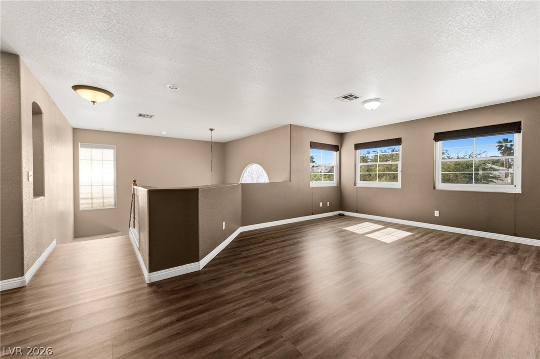8404 Bay Crest Drive Property Photo 25