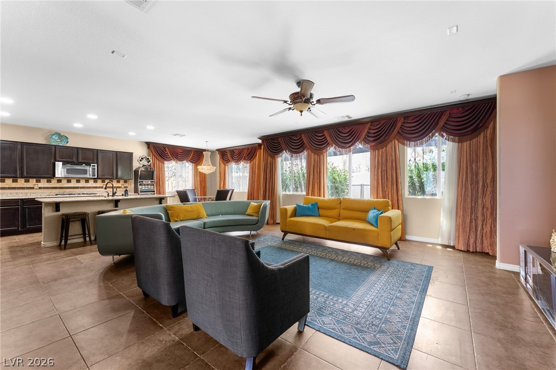 4205 West Falcons Flight Avenue Property Photo 14