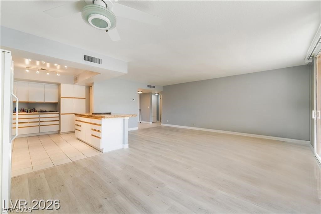 205 East Harmon Avenue 409 Property Photo 8