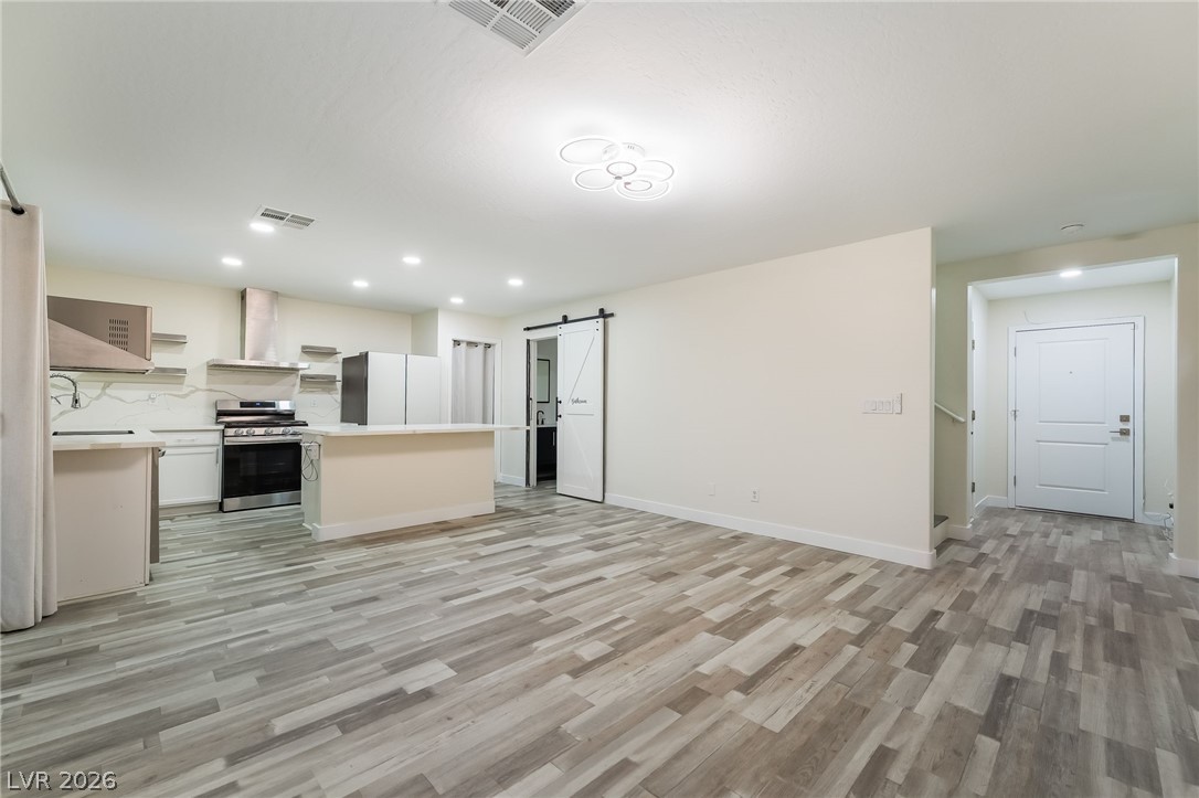 5121 Charlie Ct. Property Photo 3