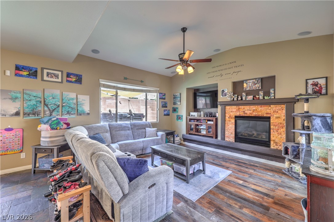 3836 Kettle Falls Avenue Property Photo 8