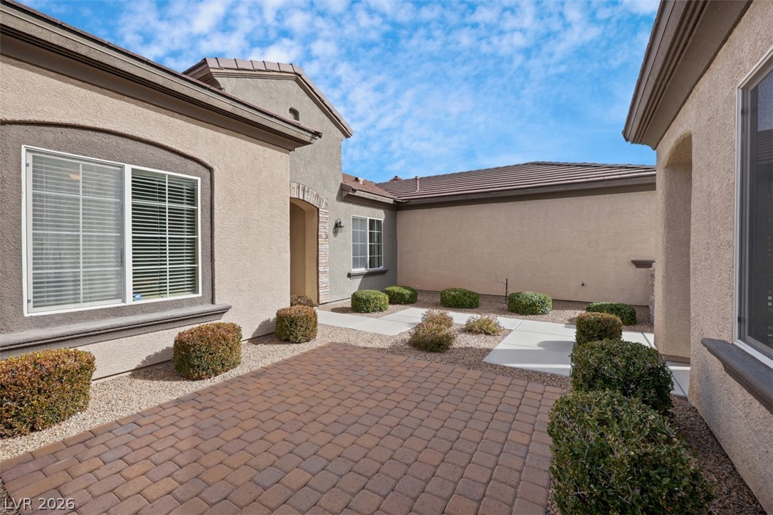 2408 Black River Falls Drive Property Photo 6