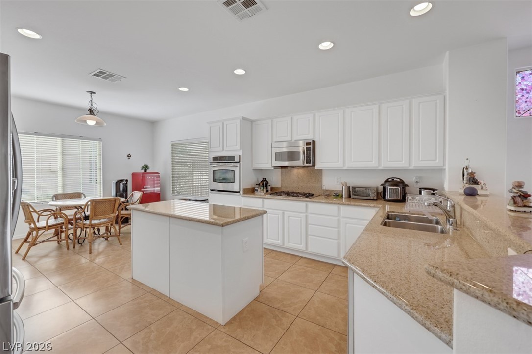 2408 Black River Falls Drive Property Photo 14