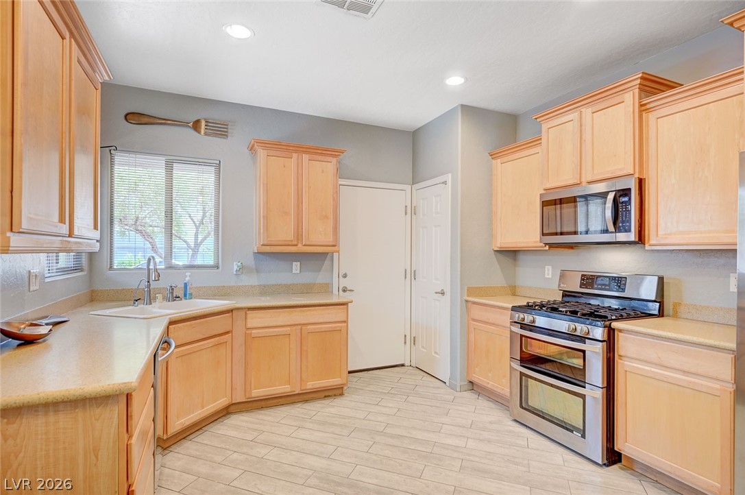 5977 Falconer Avenue Property Photo 8