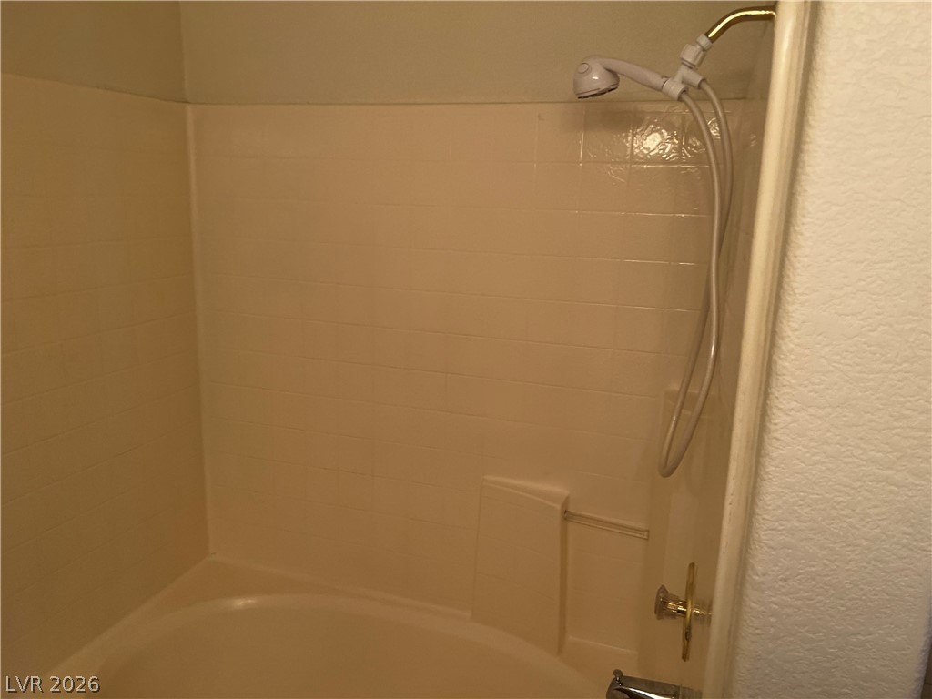 701 Capri Drive 11b Property Photo 16