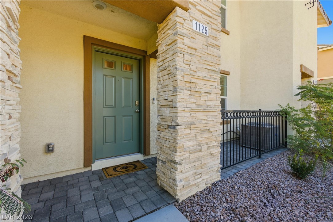 1125 Meadow Sparrow Place Property Photo 2