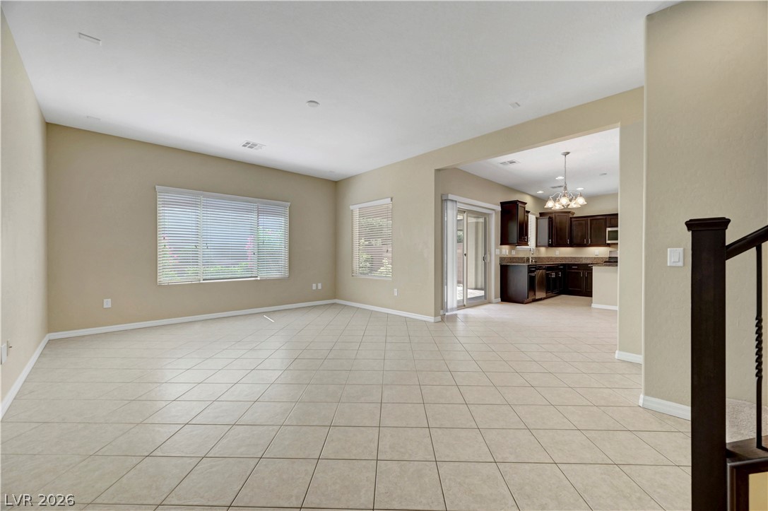 5673 Oak Bend Drive Property Photo 8